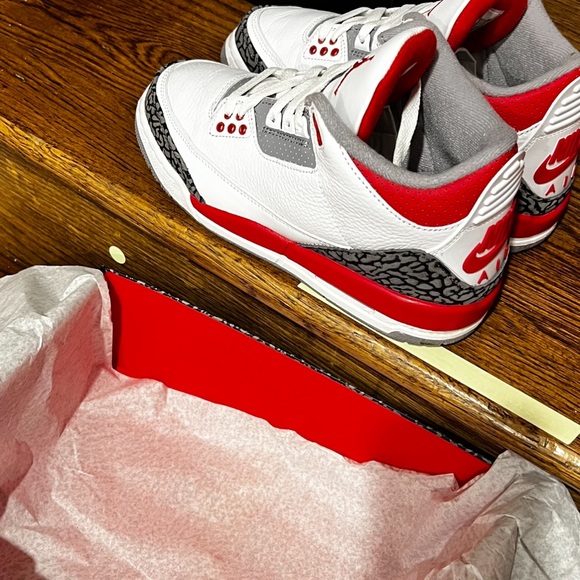 Fire Red 3 Jordan’s - Picture 3 of 6